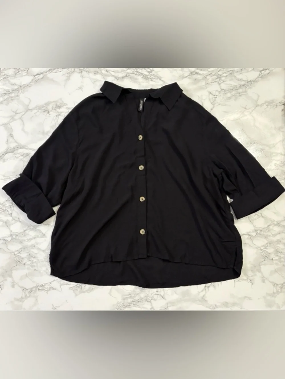 H&M Relaxed Black Button-down Women's Top - Picture 1 of 3